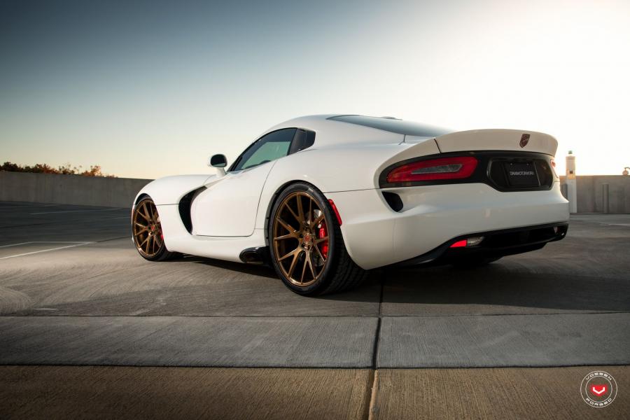  Dodge Viper SRT on Vossen Wheels (VPS-306) 2016 года  (фото 16 из 25)
